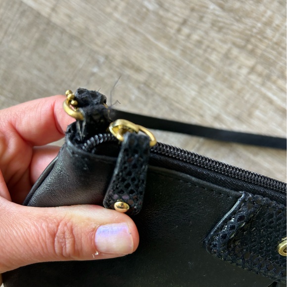 Coach Authentic Black Leather Wristlet Clutch gold hardware classic clean!! - Picture 9 of 12